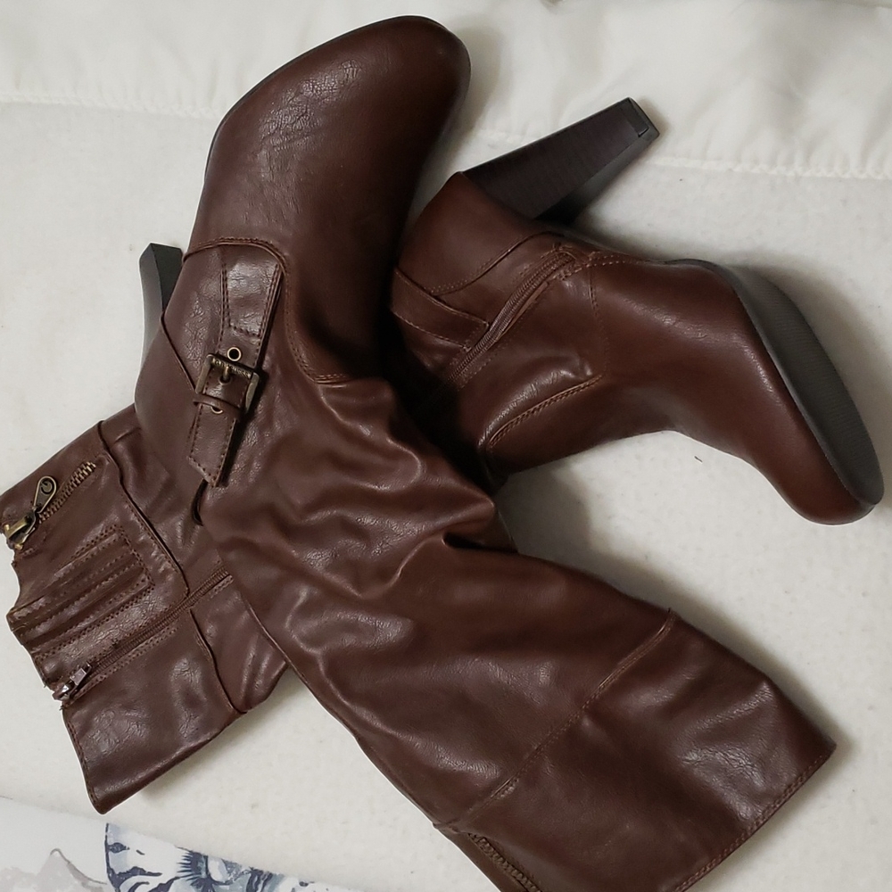 GUESS boots
